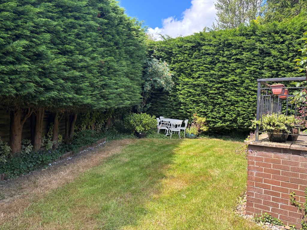 Burlington Grove Dore